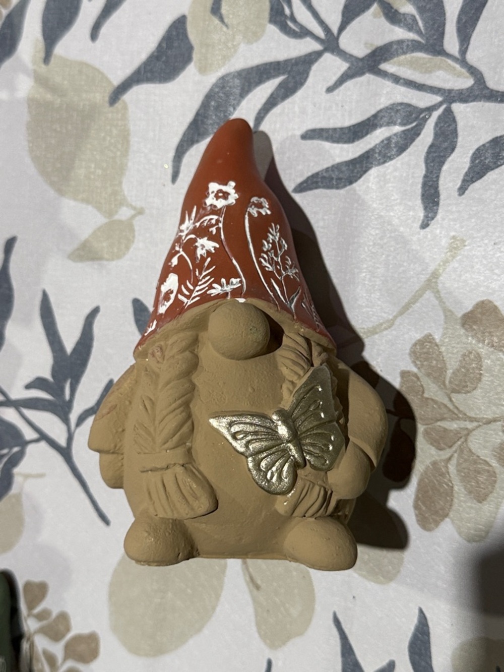 Terracotta Hat Garden Gnome Figurine with Butterfly - Picture 2 of 4